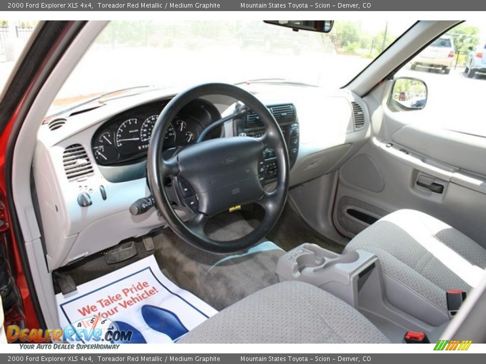 2000 Ford Explorer XLS 4x4 Toreador Red Metallic / Medium Graphite Photo #14