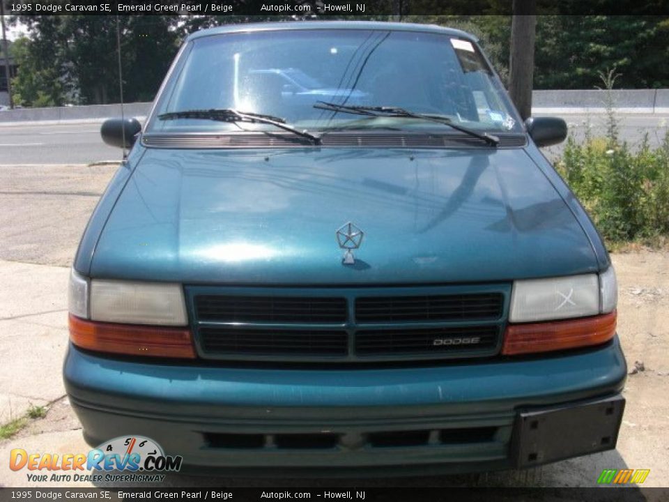 1995 Dodge Caravan SE Emerald Green Pearl / Beige Photo #1