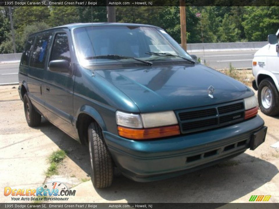 1995 Dodge Caravan SE Emerald Green Pearl / Beige Photo #2