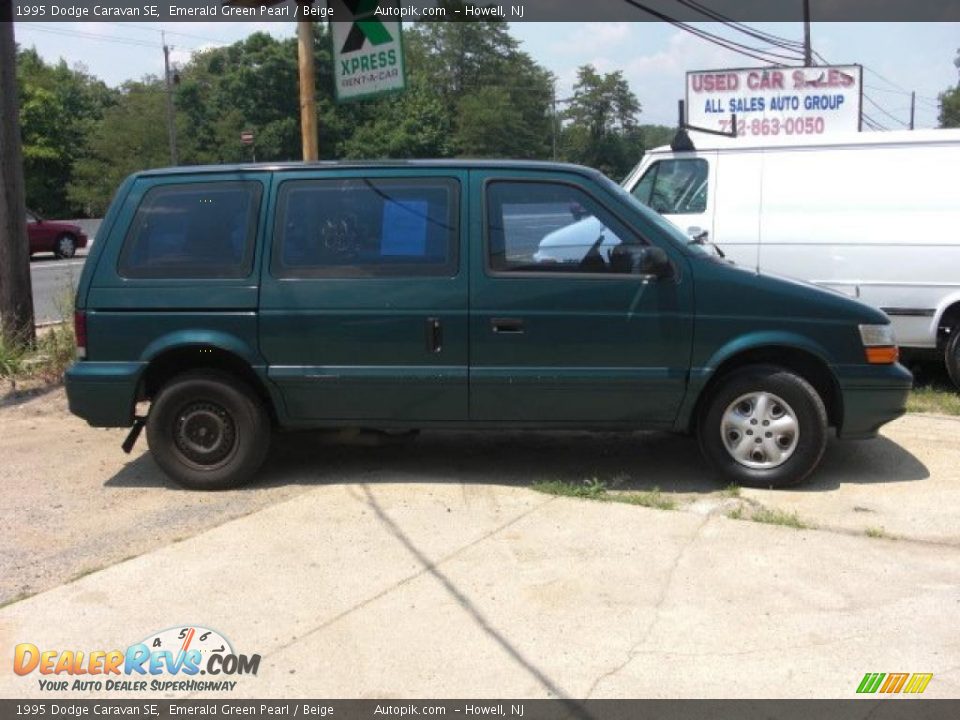1995 Dodge Caravan SE Emerald Green Pearl / Beige Photo #4