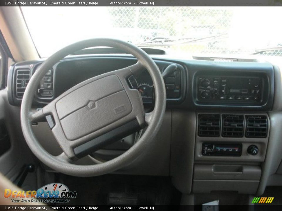 1995 Dodge Caravan SE Emerald Green Pearl / Beige Photo #13