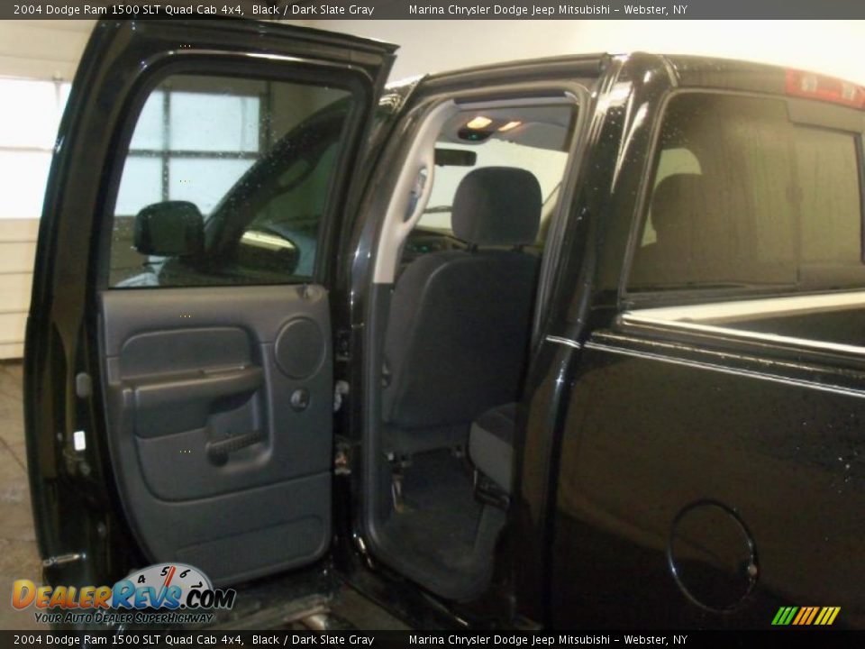 2004 Dodge Ram 1500 SLT Quad Cab 4x4 Black / Dark Slate Gray Photo #17