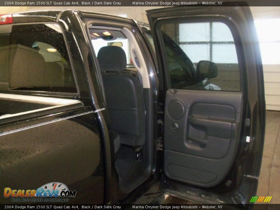 2004 Dodge Ram 1500 SLT Quad Cab 4x4 Black / Dark Slate Gray Photo #18