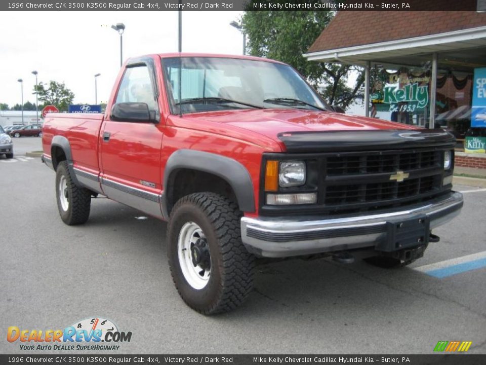 1996 Chevrolet C/K 3500 K3500 Regular Cab 4x4 Victory Red / Dark Red Photo #1