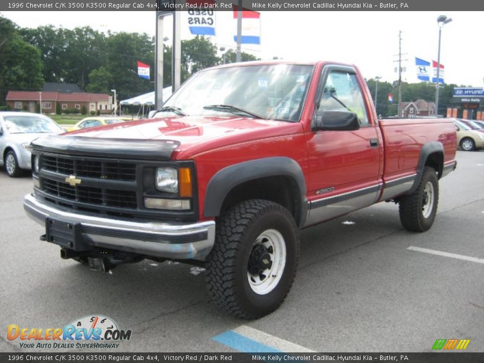 1996 Chevrolet C/K 3500 K3500 Regular Cab 4x4 Victory Red / Dark Red Photo #2