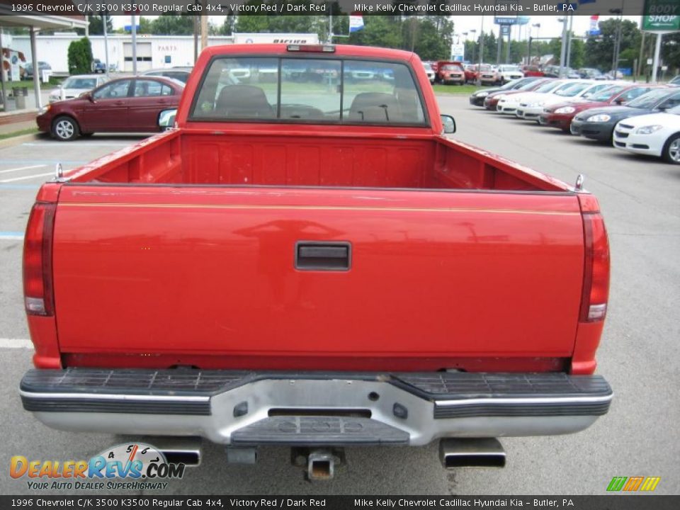 1996 Chevrolet C/K 3500 K3500 Regular Cab 4x4 Victory Red / Dark Red Photo #4