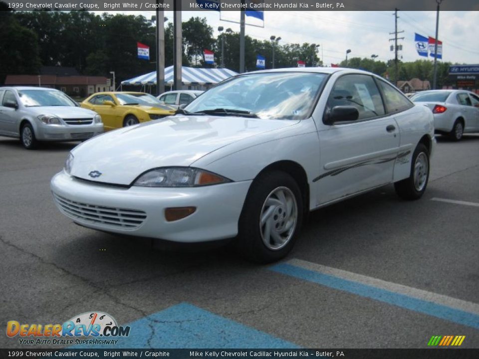 1999 Chevrolet Cavalier Coupe Bright White / Graphite Photo #2