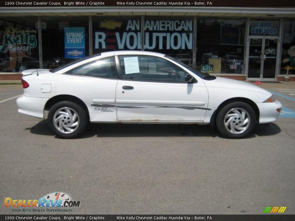 1999 Chevrolet Cavalier Coupe Bright White / Graphite Photo #5