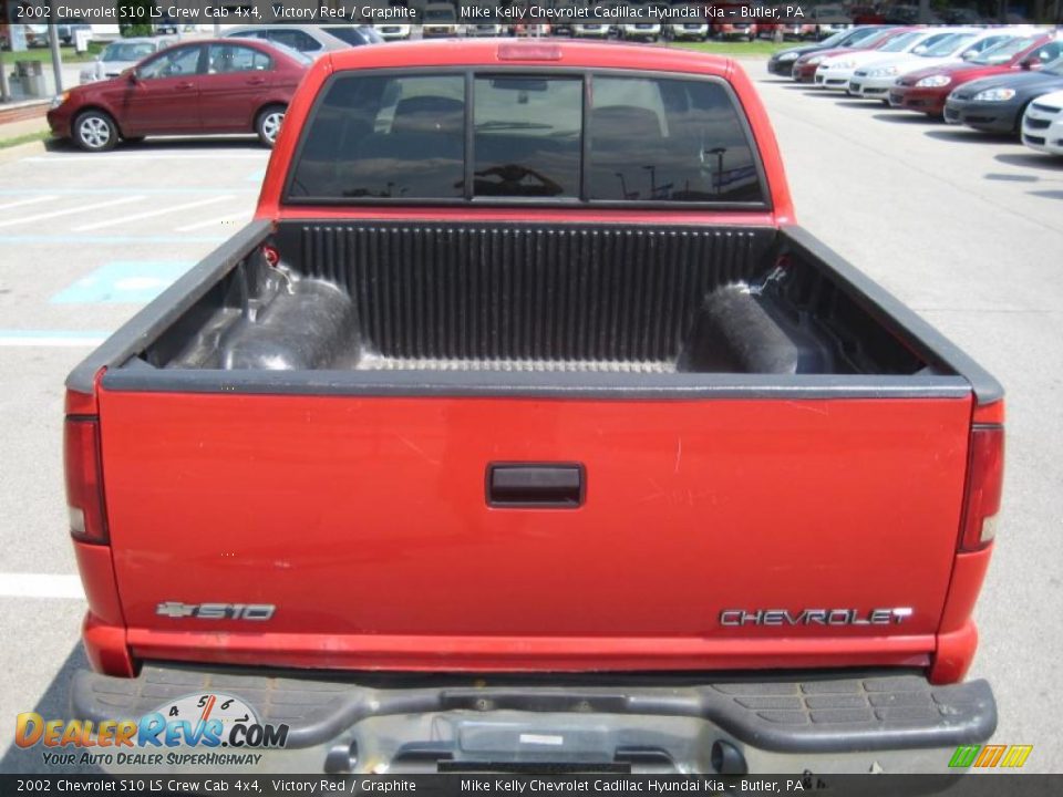 2002 Chevrolet S10 LS Crew Cab 4x4 Victory Red / Graphite Photo #4