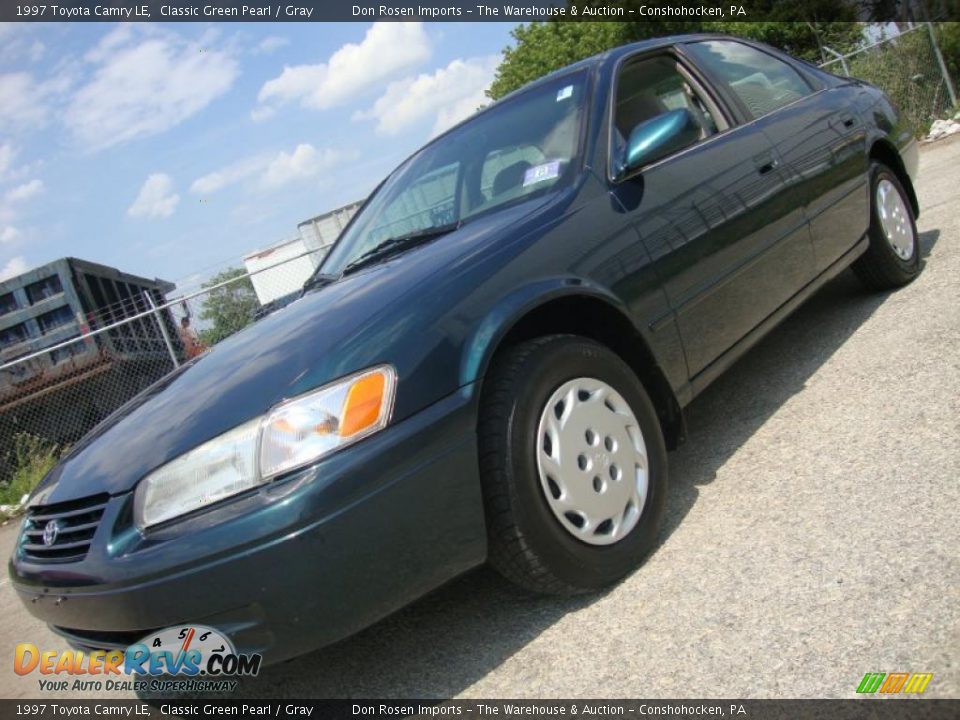 1997 Toyota Camry LE Classic Green Pearl / Gray Photo #1