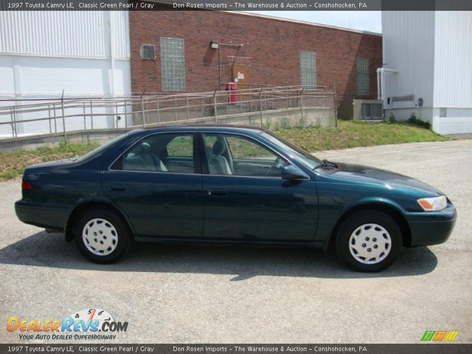 1997 Toyota Camry LE Classic Green Pearl / Gray Photo #7