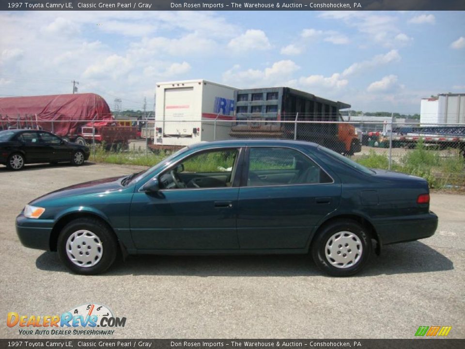 1997 Toyota Camry LE Classic Green Pearl / Gray Photo #11