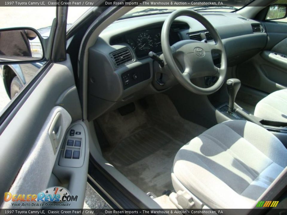 1997 Toyota Camry LE Classic Green Pearl / Gray Photo #13