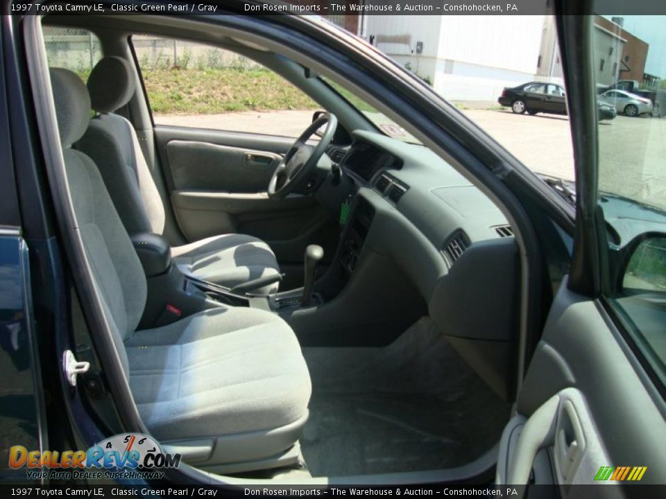 1997 Toyota Camry LE Classic Green Pearl / Gray Photo #20