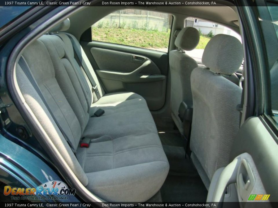1997 Toyota Camry LE Classic Green Pearl / Gray Photo #22