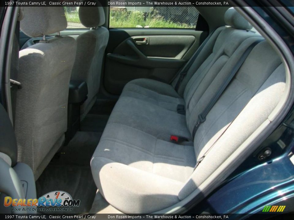1997 Toyota Camry LE Classic Green Pearl / Gray Photo #26