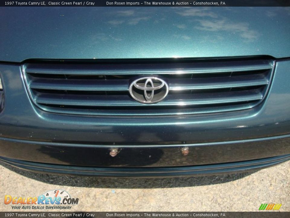 1997 Toyota Camry LE Classic Green Pearl / Gray Photo #34