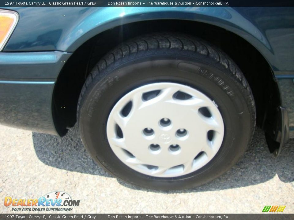 1997 Toyota Camry LE Classic Green Pearl / Gray Photo #36