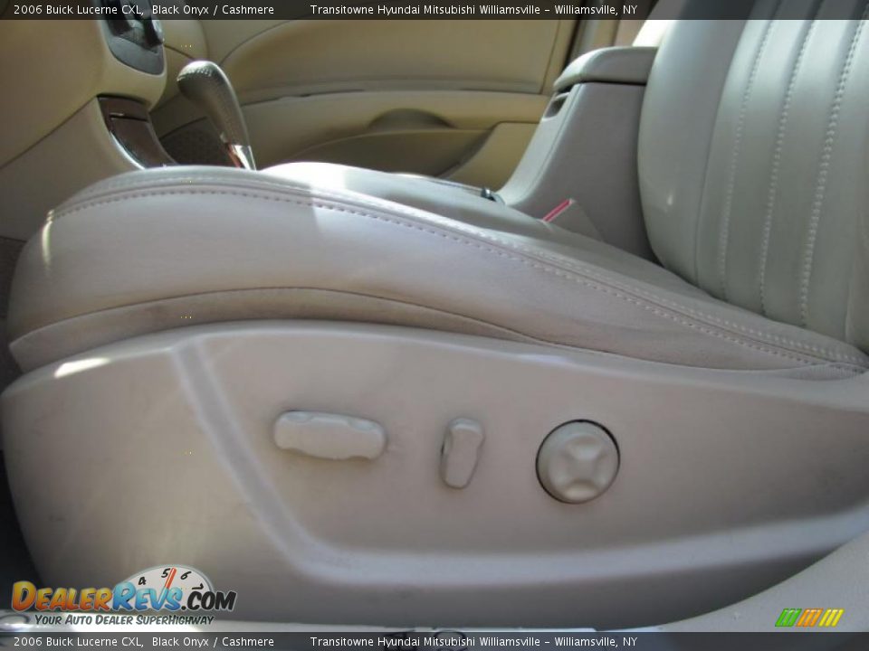 2006 Buick Lucerne CXL Black Onyx / Cashmere Photo #9