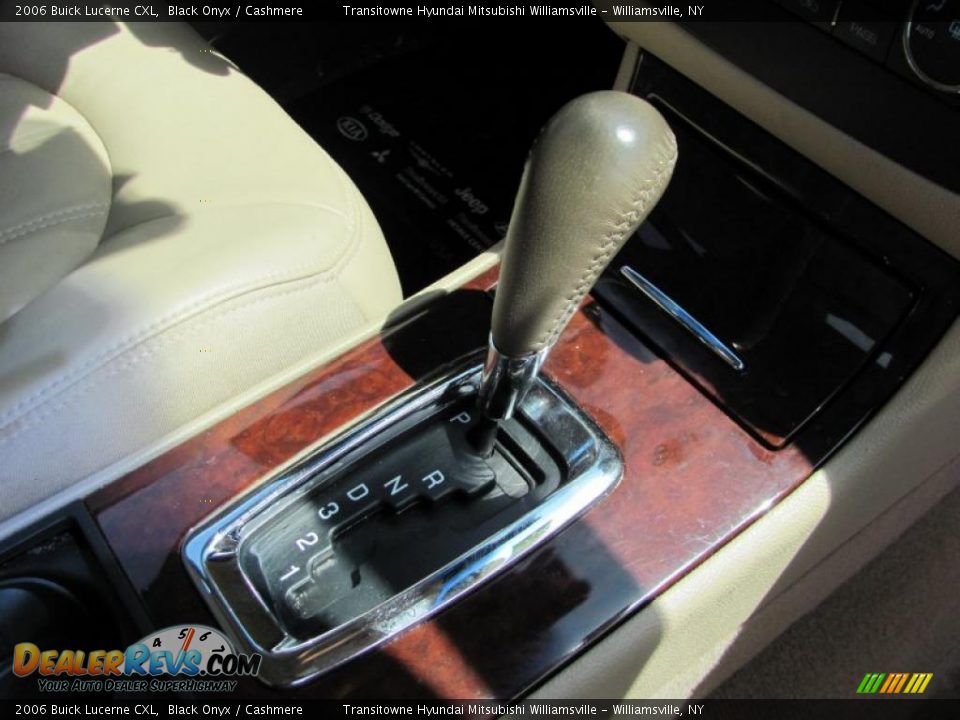 2006 Buick Lucerne CXL Black Onyx / Cashmere Photo #17