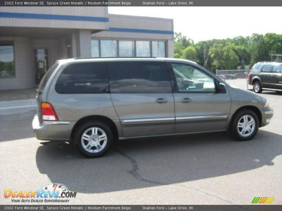 2002 Ford Windstar SE Spruce Green Metallic / Medium Parchment Beige Photo #2