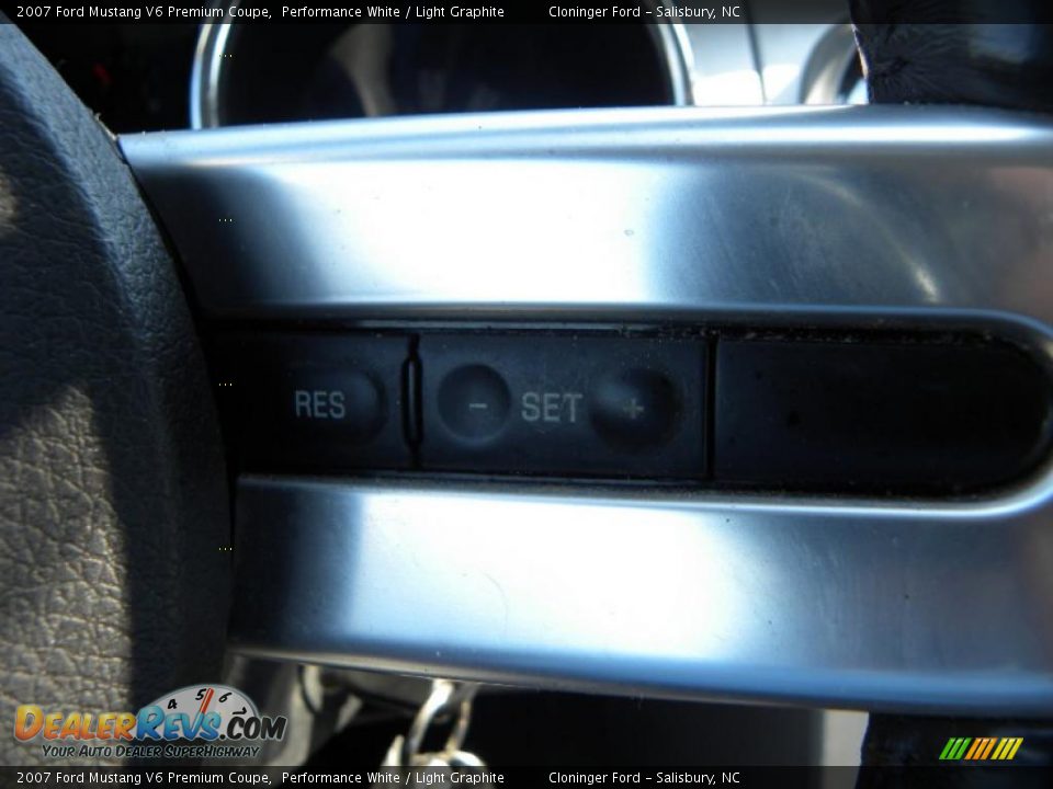 2007 Ford Mustang V6 Premium Coupe Performance White / Light Graphite Photo #20