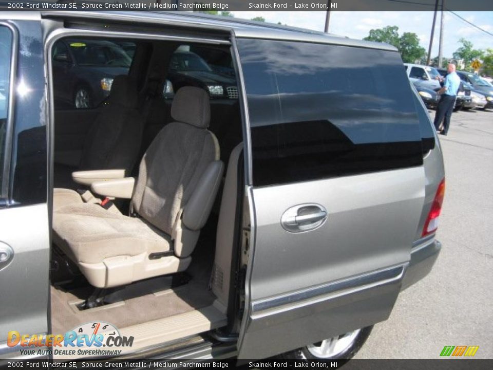 2002 Ford Windstar SE Spruce Green Metallic / Medium Parchment Beige Photo #18