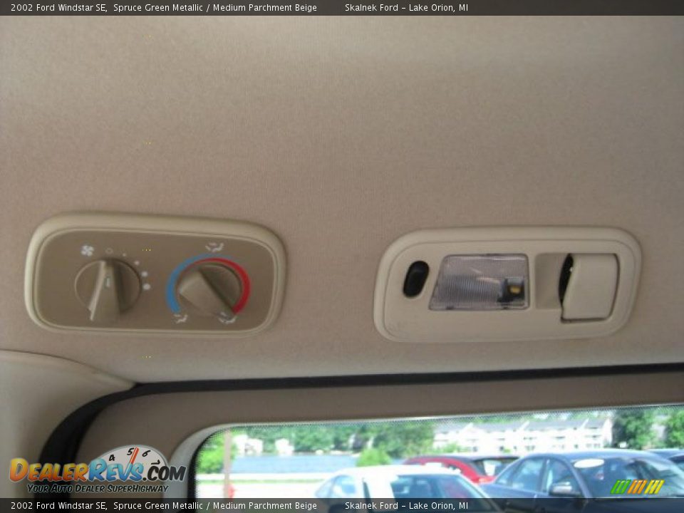 2002 Ford Windstar SE Spruce Green Metallic / Medium Parchment Beige Photo #23