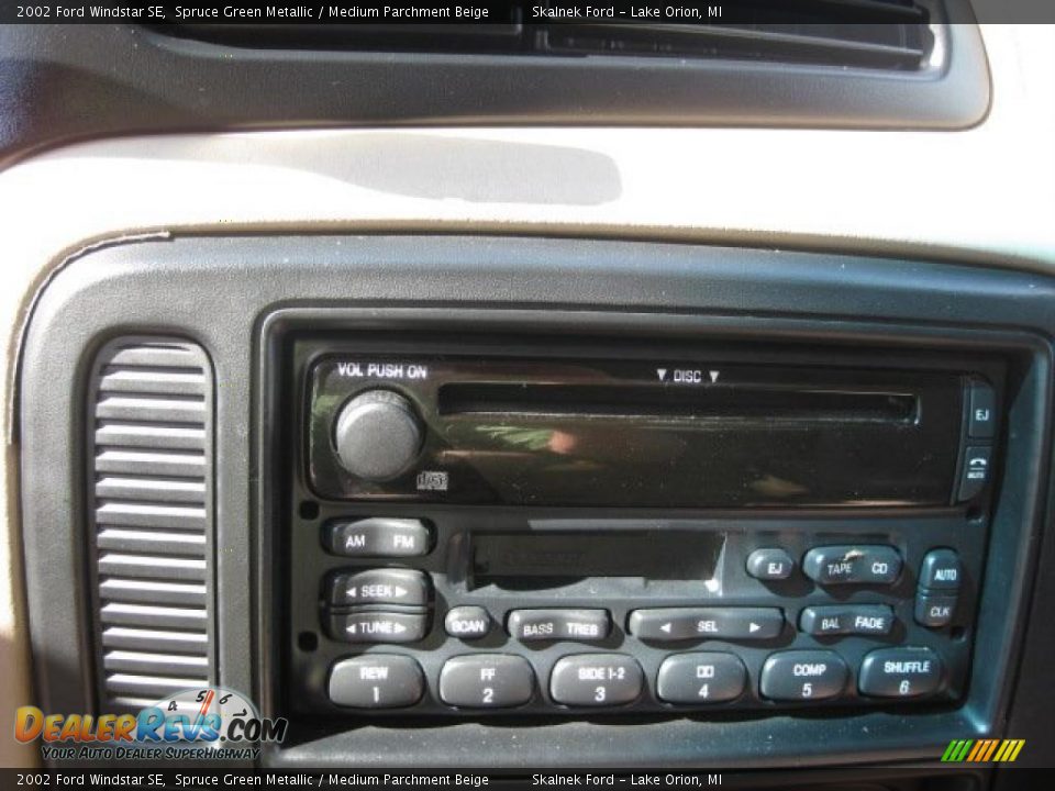 2002 Ford Windstar SE Spruce Green Metallic / Medium Parchment Beige Photo #31