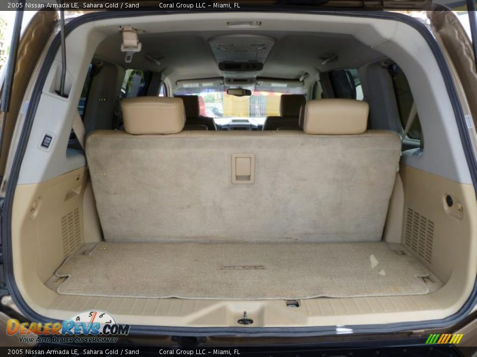 2005 Nissan Armada LE Sahara Gold / Sand Photo #11