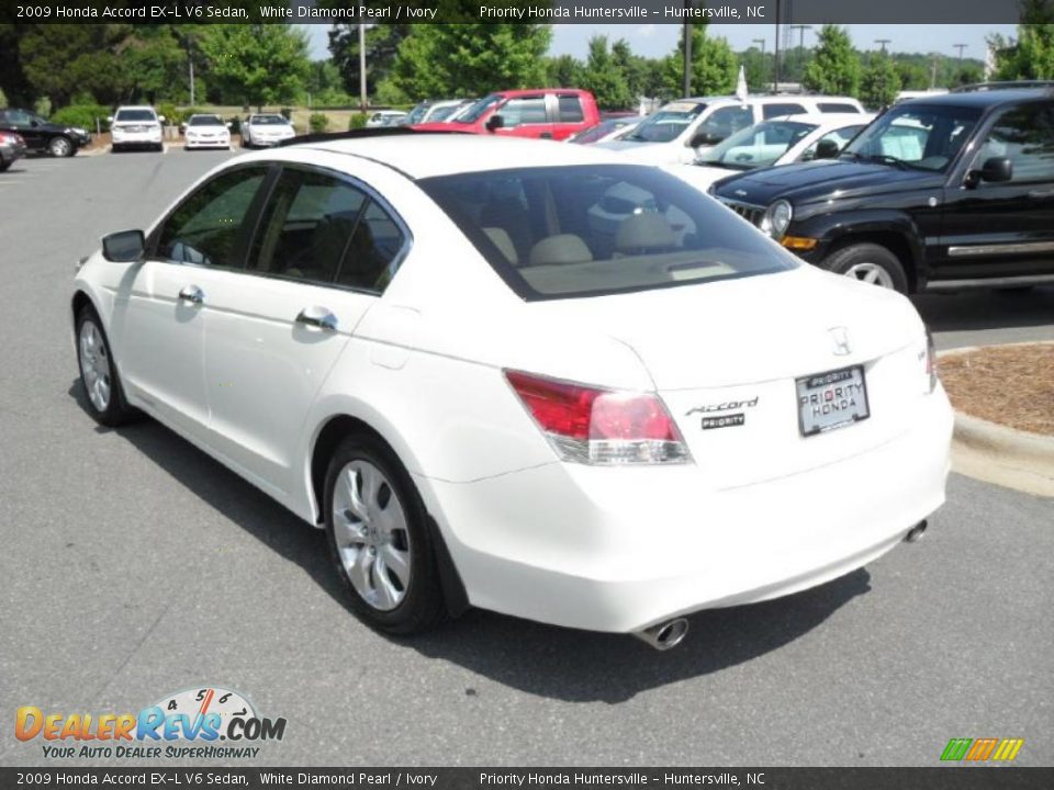2009 Honda Accord EX-L V6 Sedan White Diamond Pearl / Ivory Photo #2