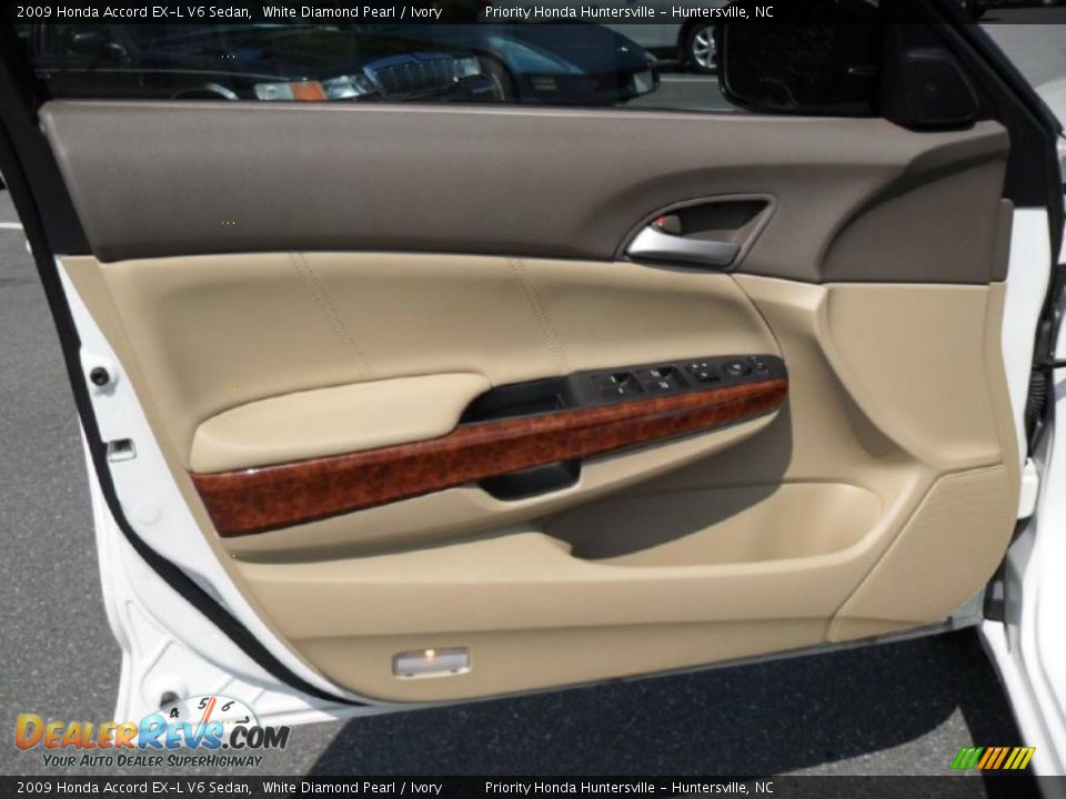 2009 Honda Accord EX-L V6 Sedan White Diamond Pearl / Ivory Photo #6