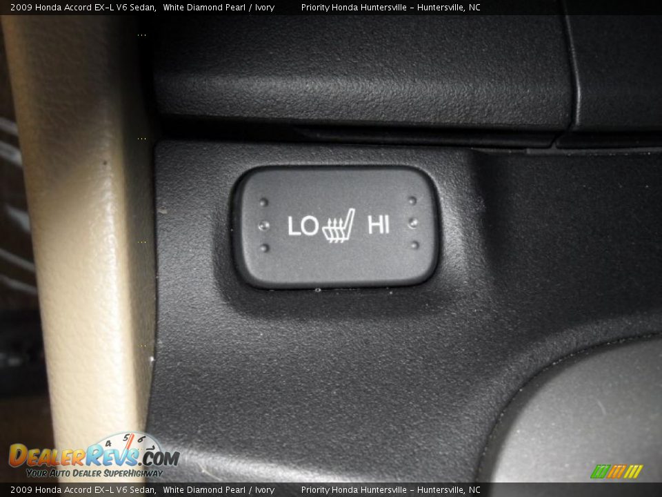 2009 Honda Accord EX-L V6 Sedan White Diamond Pearl / Ivory Photo #11