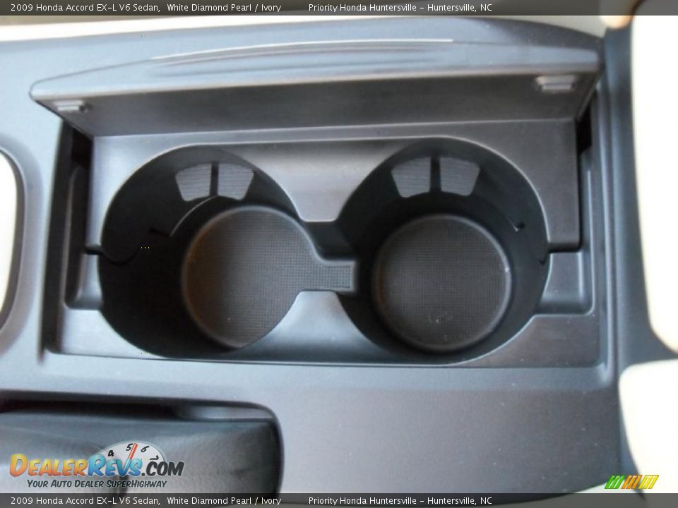 2009 Honda Accord EX-L V6 Sedan White Diamond Pearl / Ivory Photo #14