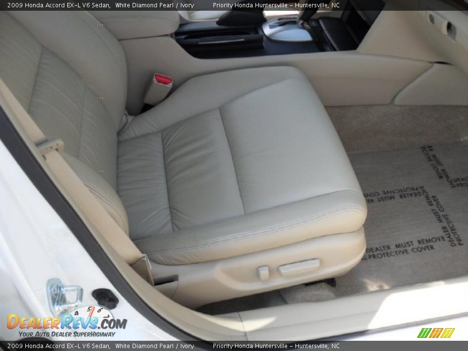 2009 Honda Accord EX-L V6 Sedan White Diamond Pearl / Ivory Photo #18