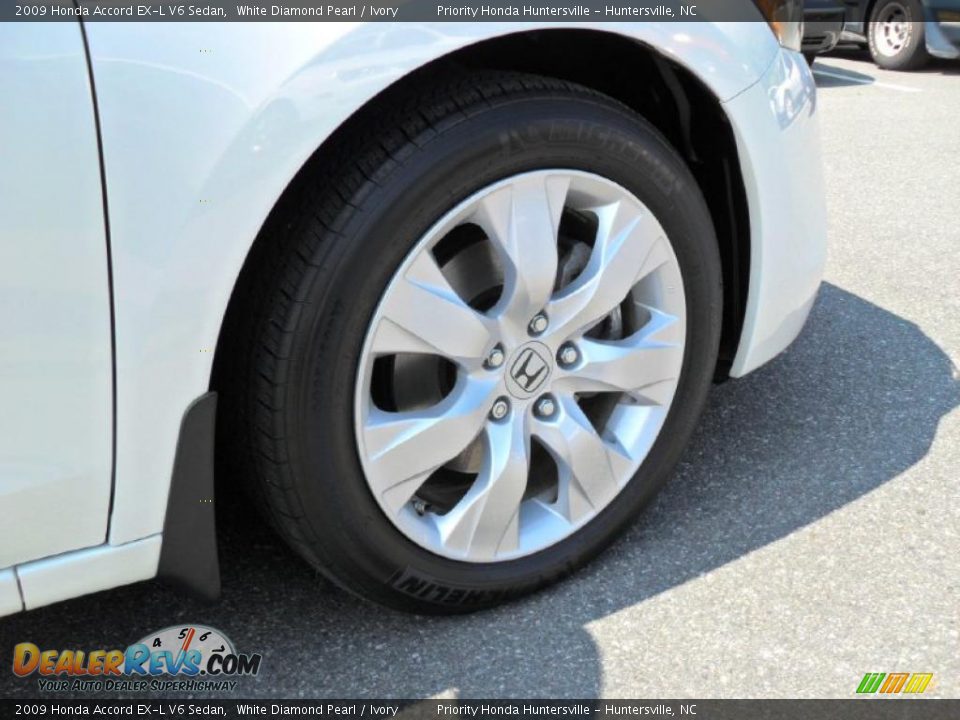 2009 Honda Accord EX-L V6 Sedan White Diamond Pearl / Ivory Photo #21