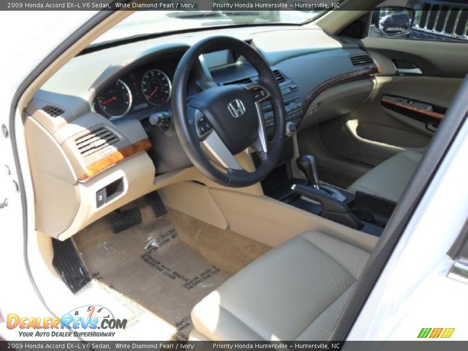 2009 Honda Accord EX-L V6 Sedan White Diamond Pearl / Ivory Photo #24