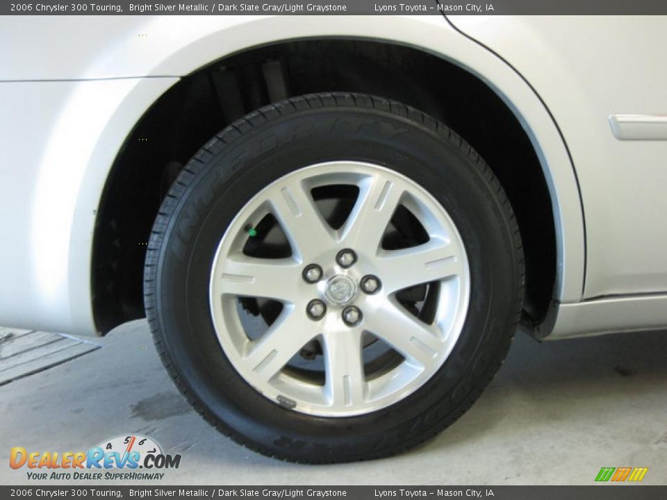 2006 Chrysler 300 Touring Bright Silver Metallic / Dark Slate Gray/Light Graystone Photo #8