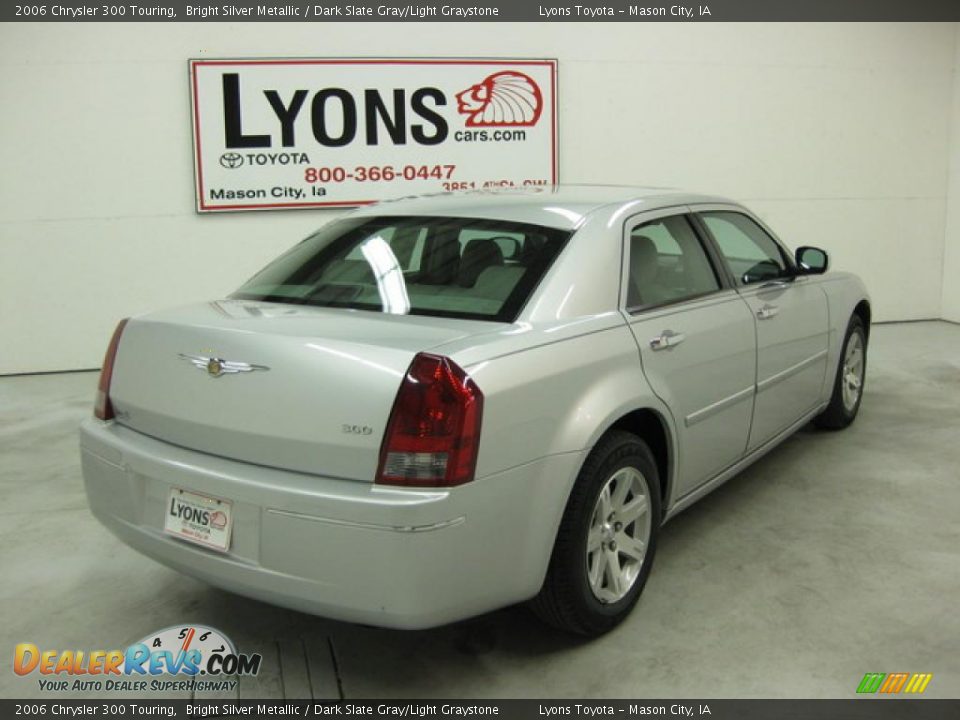 2006 Chrysler 300 Touring Bright Silver Metallic / Dark Slate Gray/Light Graystone Photo #16