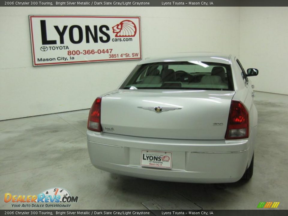2006 Chrysler 300 Touring Bright Silver Metallic / Dark Slate Gray/Light Graystone Photo #17