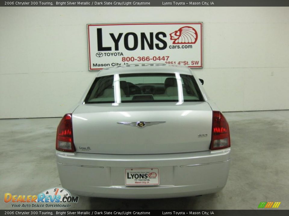 2006 Chrysler 300 Touring Bright Silver Metallic / Dark Slate Gray/Light Graystone Photo #18