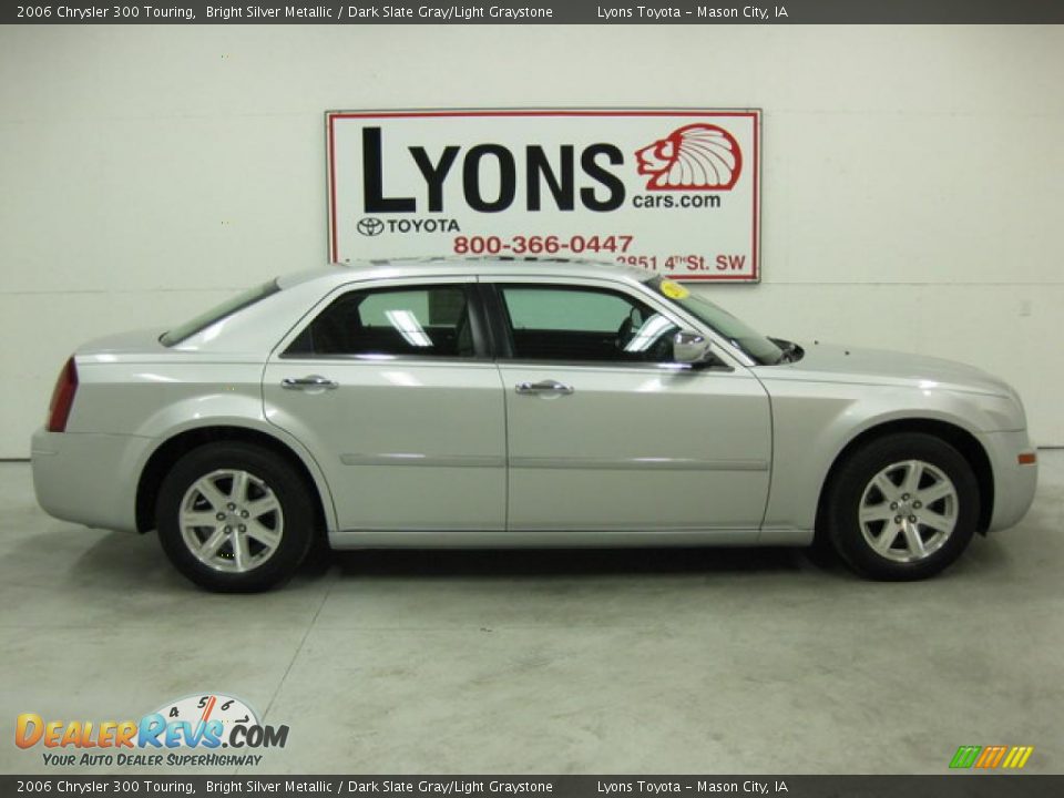 2006 Chrysler 300 Touring Bright Silver Metallic / Dark Slate Gray/Light Graystone Photo #19