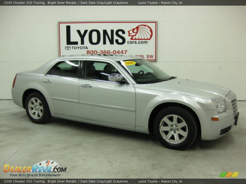 2006 Chrysler 300 Touring Bright Silver Metallic / Dark Slate Gray/Light Graystone Photo #22