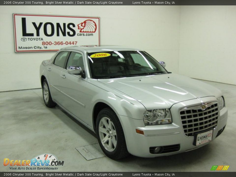 2006 Chrysler 300 Touring Bright Silver Metallic / Dark Slate Gray/Light Graystone Photo #25