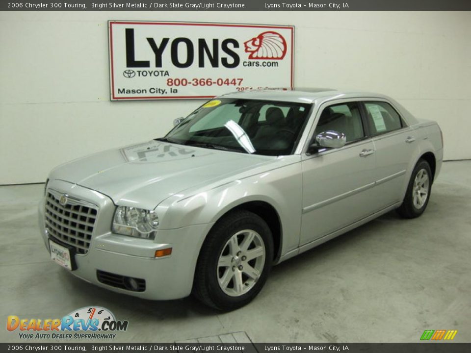 2006 Chrysler 300 Touring Bright Silver Metallic / Dark Slate Gray/Light Graystone Photo #26