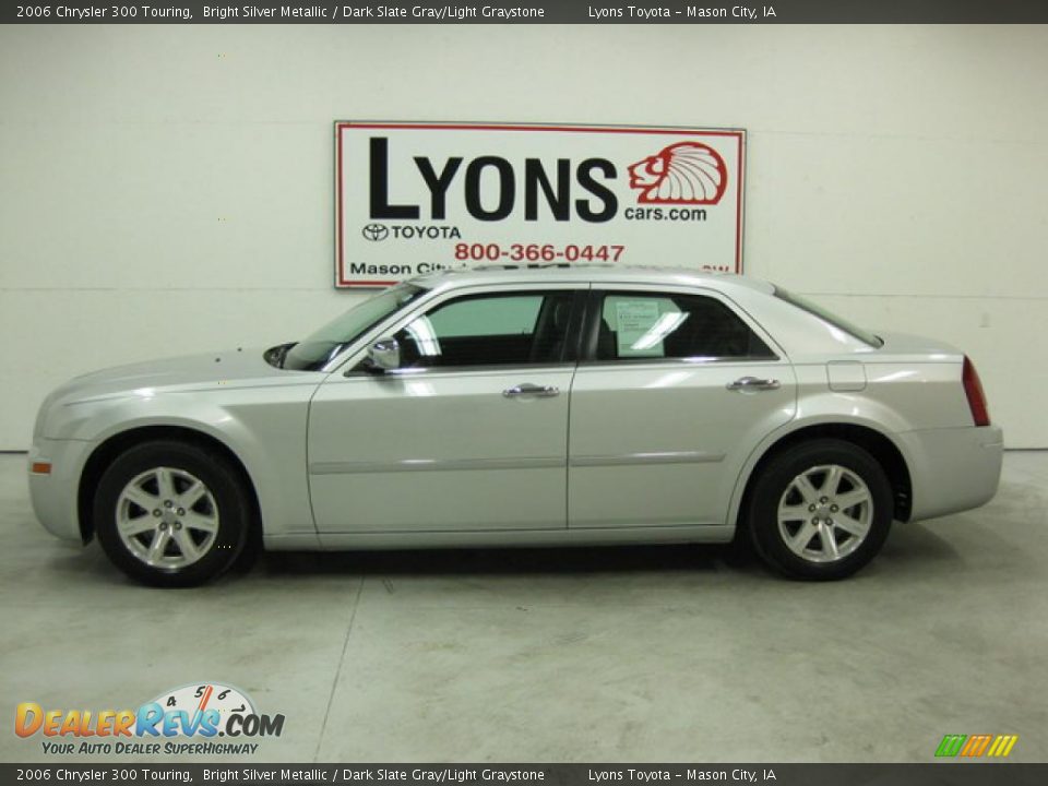 2006 Chrysler 300 Touring Bright Silver Metallic / Dark Slate Gray/Light Graystone Photo #28