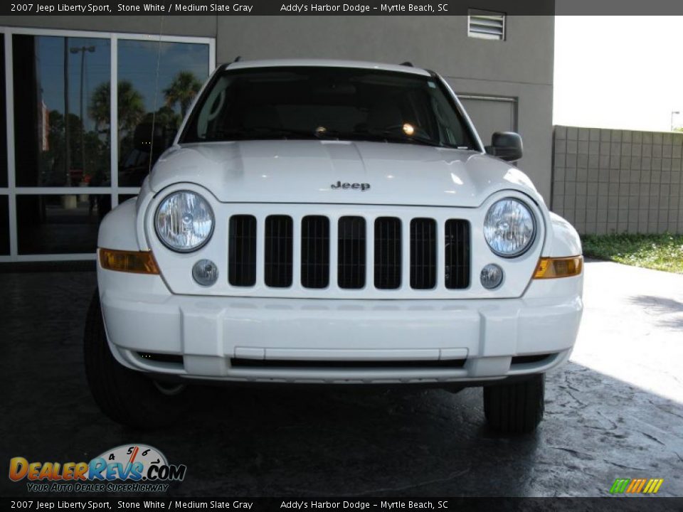 2007 Jeep Liberty Sport Stone White / Medium Slate Gray Photo #3