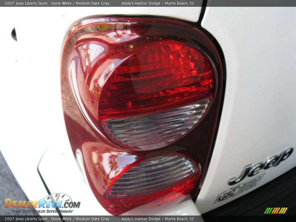 2007 Jeep Liberty Sport Stone White / Medium Slate Gray Photo #7