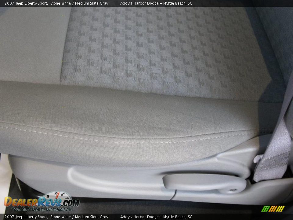 2007 Jeep Liberty Sport Stone White / Medium Slate Gray Photo #11