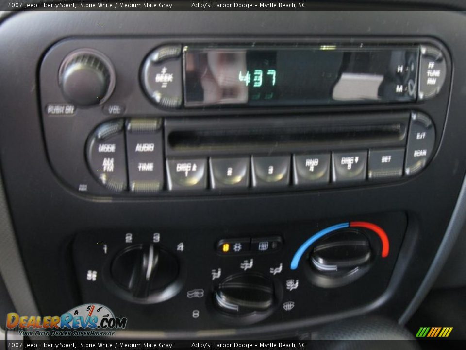 2007 Jeep Liberty Sport Stone White / Medium Slate Gray Photo #14